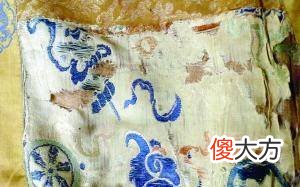 【爱历史】建文帝的下落之谜堪称明朝第一谜案，专家：古墓陵墙上两龙头龙纹