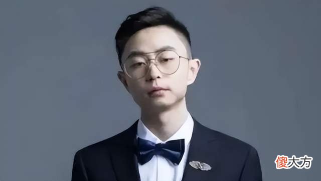 【游戏迷】你在闪现打谁呢？水晶哥直播狂喊，霸气侧漏观众纷纷点赞