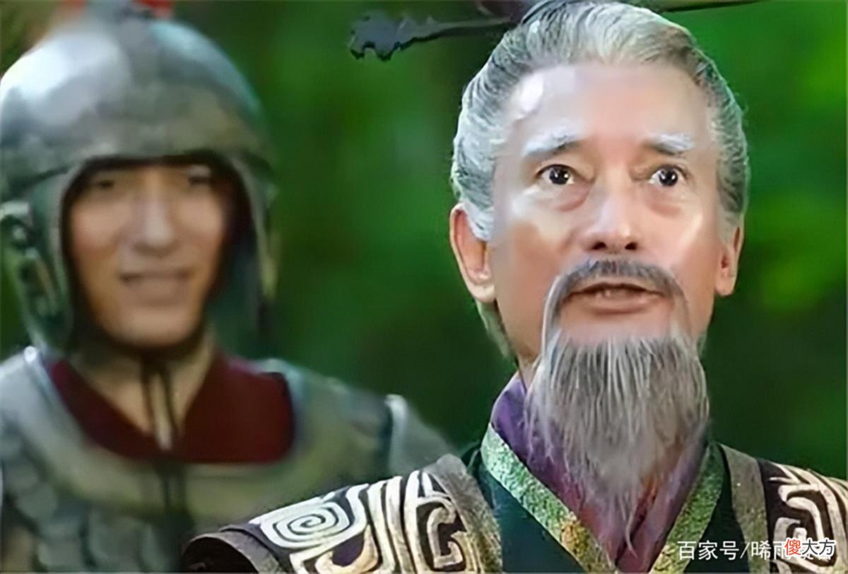 【爱历史】一男子因自创霸气名字走红，或成全国唯一，网友：他咋上户口的？