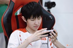 【游戏迷】被XYG零封后，李九当众开喷小兽教练，月光和瓶子也跟着AG遭殃了