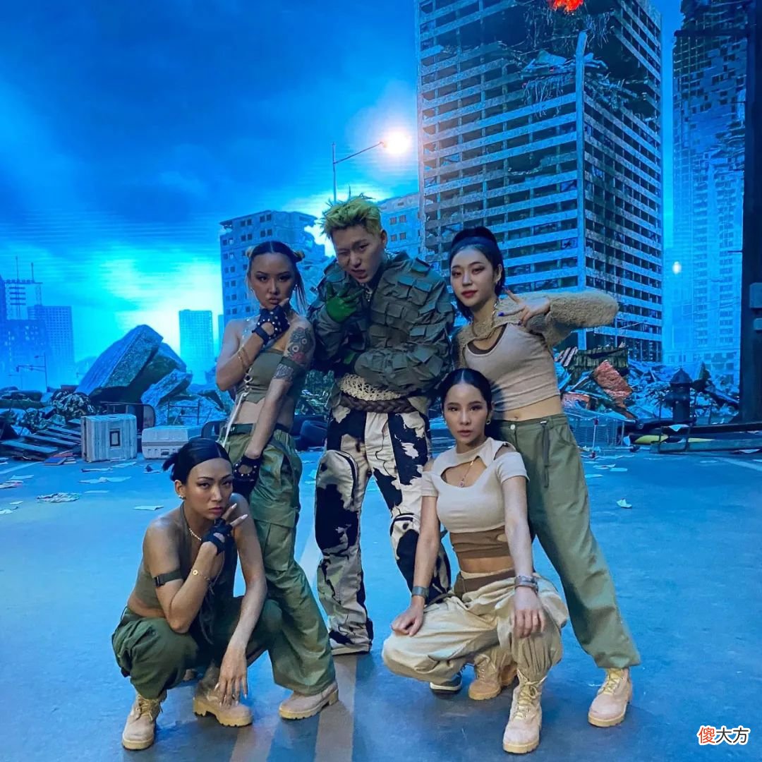 【就爱时尚】Zico新MV 里有哪些中国、韩国等先锋设计师单品？