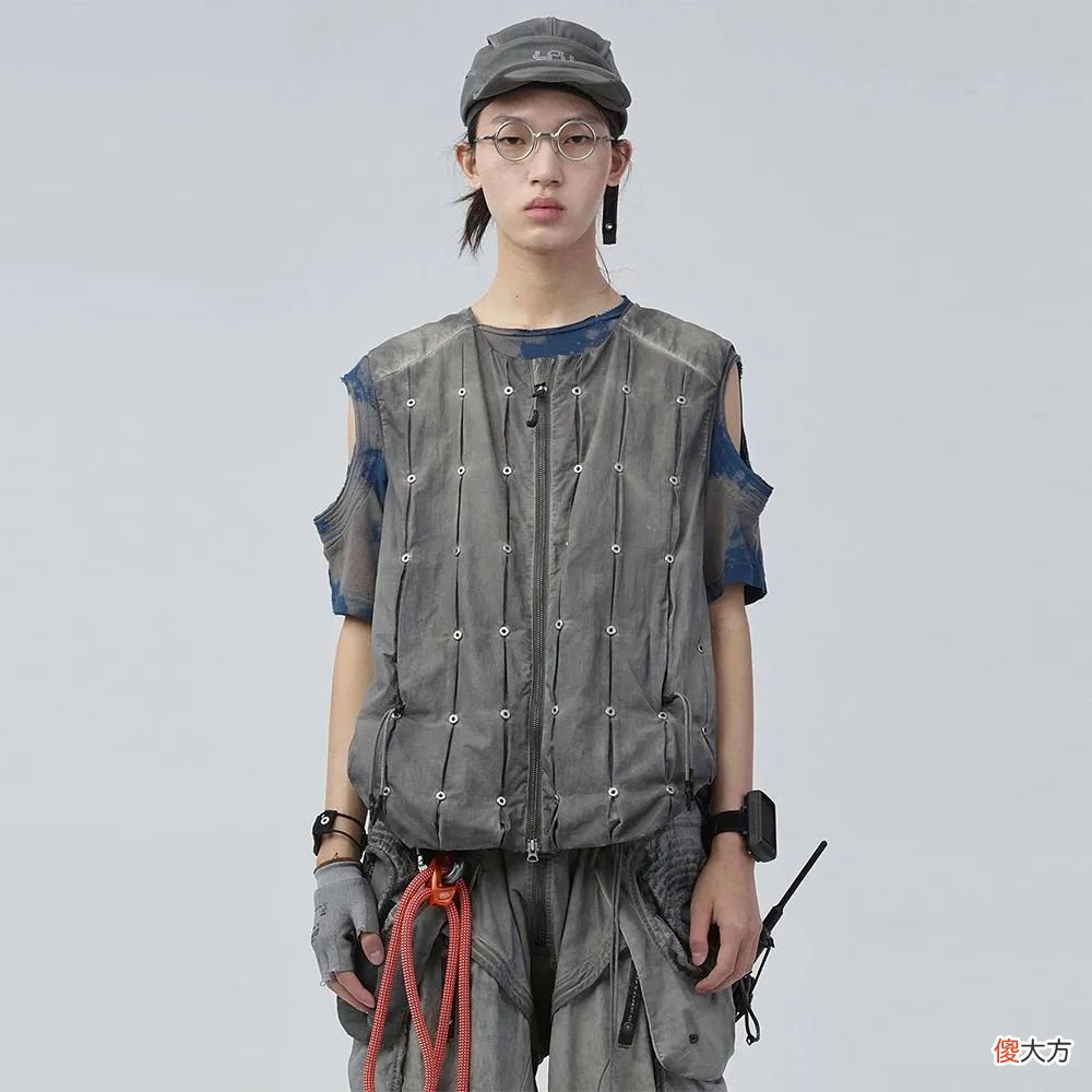 【就爱时尚】Zico新MV 里有哪些中国、韩国等先锋设计师单品？