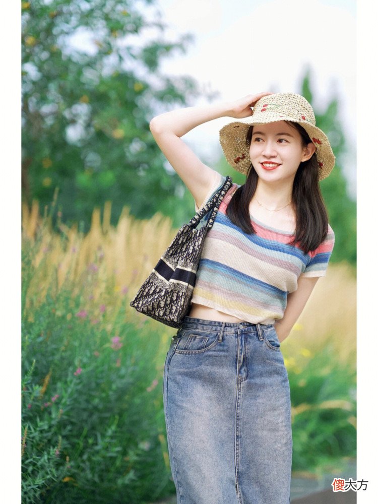 【时尚一点】这才是普通女生该有的打扮，穿衣简约大气就够，让你更优雅高级