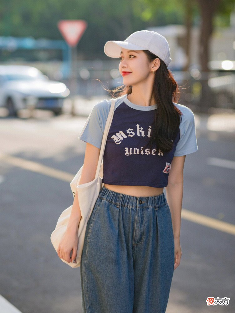 【时尚一点】这才是普通女生该有的打扮，穿衣简约大气就够，让你更优雅高级