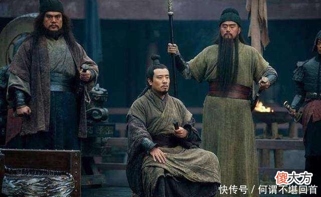 【历史故事】三国演义中关羽一刀斩颜良，正史是咋记载的？比演义可怕