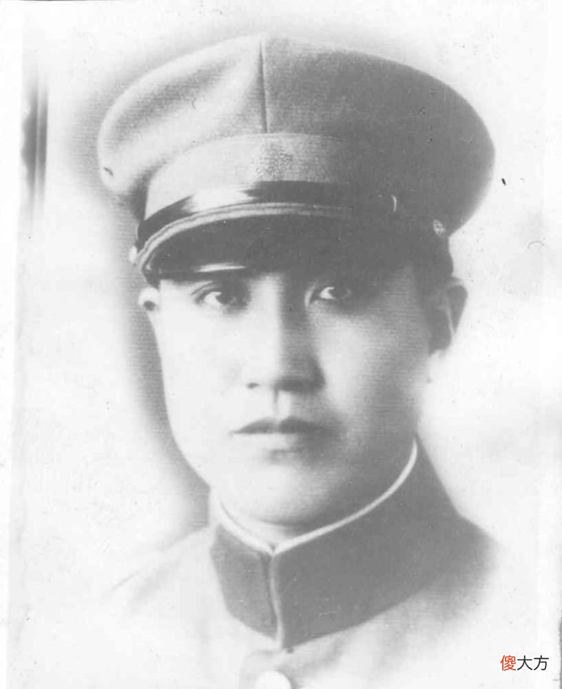 【历史故事】“日军顾问”拜访伪军队长，称是老乡，说罢伸出两根手指