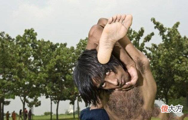 探索真实存在的超能力：橡胶人的真实存在