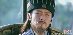 【历史故事】为什么张苞死后,诸葛亮哭的吐血,而赵云死了诸葛亮只是落泪