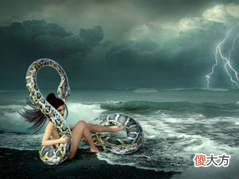 梦见一条蛇缠着我