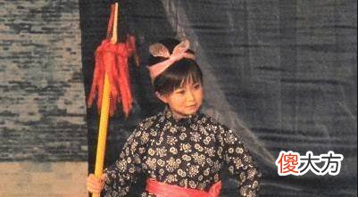 嫁给“袖珍男”秦学士的“袖珍女”朱洁,如今幸福吗?