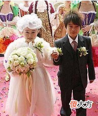 嫁给“袖珍男”秦学士的“袖珍女”朱洁，如今幸福吗？