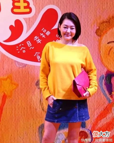 【时尚一点】小S个子虽小，但身材比例很惊艳，穿黑色连衣裙藏不住大长腿