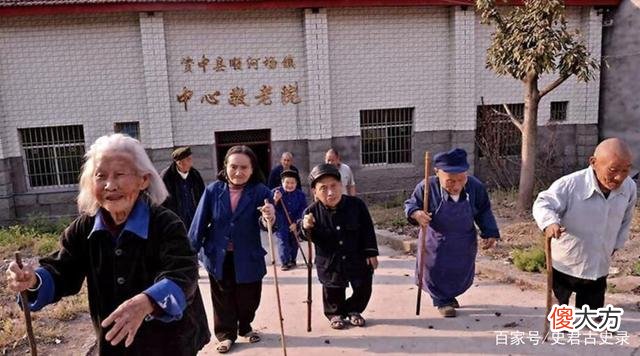 四川神秘“矮人村”：村民平均身高80厘米，医生却说不是侏儒症