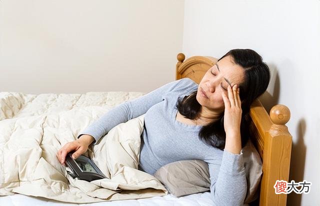 2008年初，女子称40年没睡过觉，科学仪器下，她说的话是真是假？