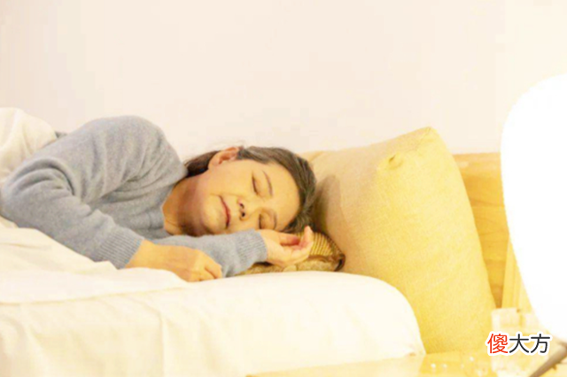 人可以坚持多久不睡觉？美国一男子硬撑了264小时，后来怎样了？
