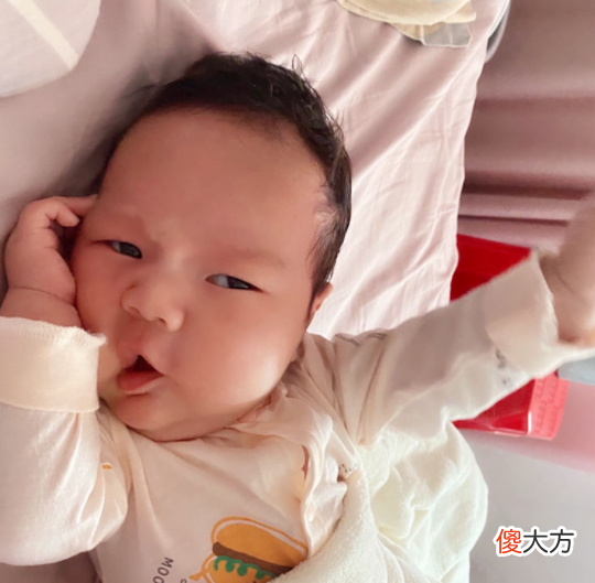 这些行为不要有，可能引起宝宝肠胀气，别疏忽