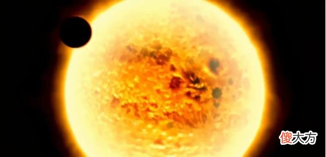 外星人在“偷取”能量？太阳表面疑出现UFO，这已不是第一次出现