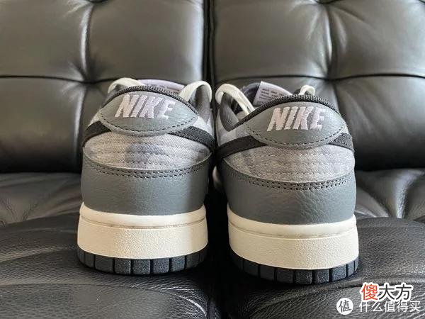【就爱时尚】印满钩子的Nike Dunk Low Copy Paste