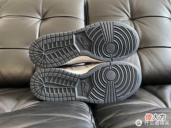 【就爱时尚】印满钩子的Nike Dunk Low Copy Paste