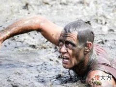 梦见身上沾满了泥浆