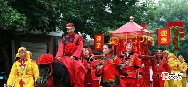 【爱历史】在结婚的路上遇到有人出殡,该怎么办?