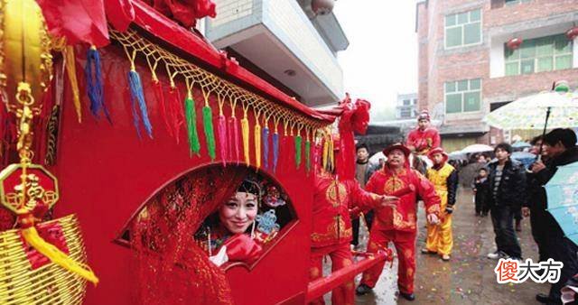 【爱历史】在结婚的路上遇到有人出殡,该怎么办?