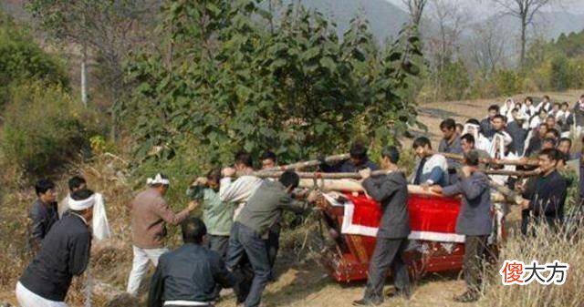 【爱历史】在结婚的路上遇到有人出殡,该怎么办?