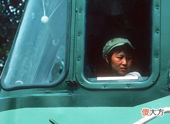 【历史故事】老照片:1978年的鞍山钢铁厂,钢铁工人们彼时的生活场景