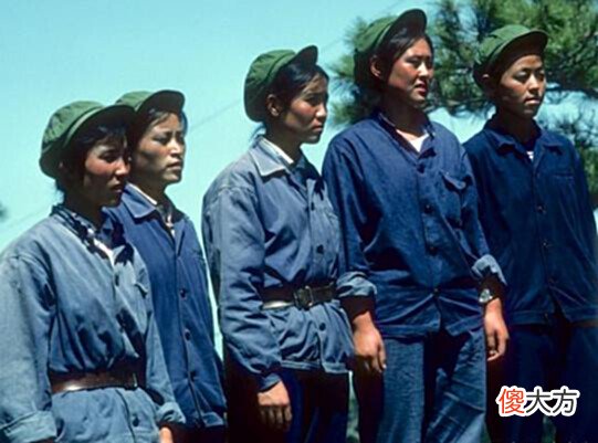 【历史故事】老照片:1978年的鞍山钢铁厂,钢铁工人们彼时的生活场景