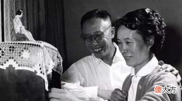 【爱历史】溥仪第1次发工资，拿60块钱买了3样东西，不愧是当过皇帝的人！