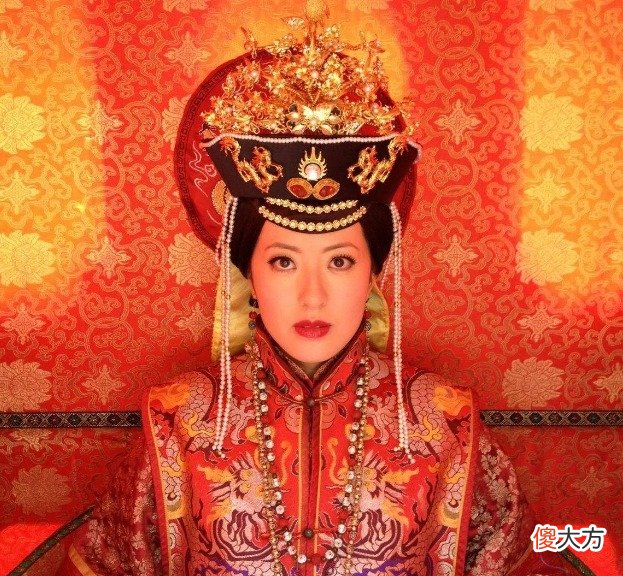 【爱历史】皇帝和皇后的洞房花烛夜做什么并不急着行夫妻之事，反而先跪拜