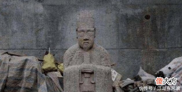 【历史故事】魏延墓前为何跪着两石马一石像？他脑后并没有反骨，真凶是此牛人