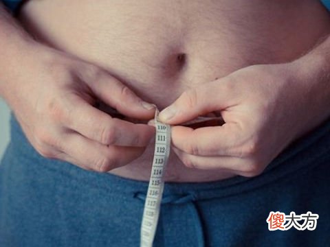 梦见摸肚子