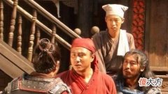 【历史故事】朱元璋微服私访，巧遇农夫便上前询问，回去后立即下令将县令斩首示众！