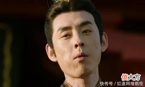 【爱历史】大殿之中，一片死一般的静寂，众文武百官满脸疑惑地望着赵皓
