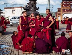 【历史故事】和硕特汗国时期，西藏地区的统治制度有何特点？