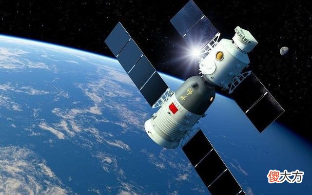 杨利伟曾在太空听到“敲窗”声，17年后真相揭开，庆幸捡回一命