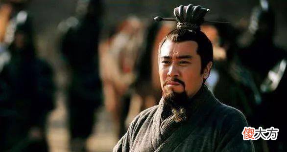 【爱历史】三国时期，曹操和刘备的性格有什么不同？