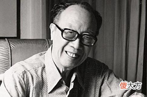 【爱历史】梁秋实鞋带松开了，妻子俯身为他系鞋带，不料却从此天人永隔