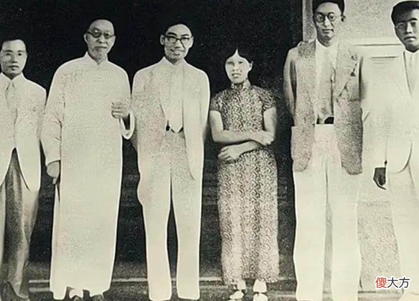 【爱历史】梁秋实鞋带松开了，妻子俯身为他系鞋带，不料却从此天人永隔