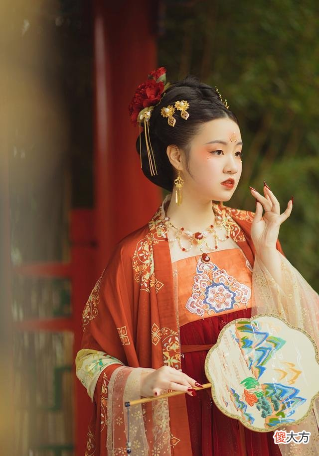 【时尚一点】当微胖女生穿上汉服，才知道什么是真正的“古典美人”，真有韵味