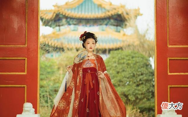 【时尚一点】当微胖女生穿上汉服，才知道什么是真正的“古典美人”，真有韵味
