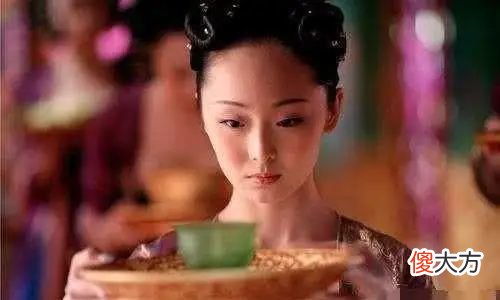 【历史故事】朱元璋深夜批奏折，送粥小宫女被冤枉，厨子却说自己没有下毒