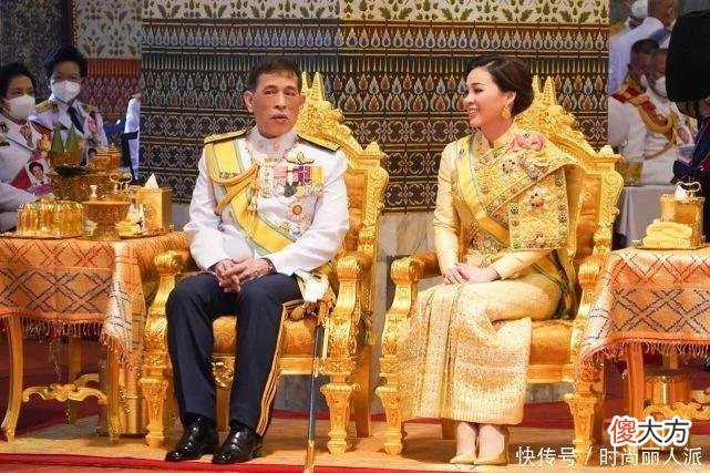 【就爱时尚】苏提达见外宾又换风格!蓝裙配娃娃领上衣真美,第一夫人沦为陪衬