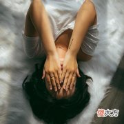 梦见床上有水是什么意思