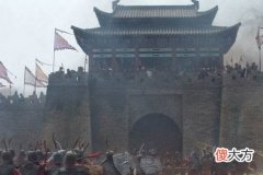 【历史故事】为什么守城士兵不直接推开也不放火烧梯？