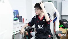 【游戏世界】这次牙膏可没早睡！Meiko被韩服路人辱骂，他现场进行强有力维护