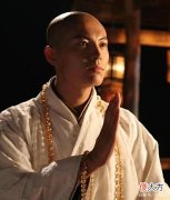 【历史故事】宋代奇案：和尚半夜小解，巧遇美妇私奔丧命，卖茶婆暗中窥得真情