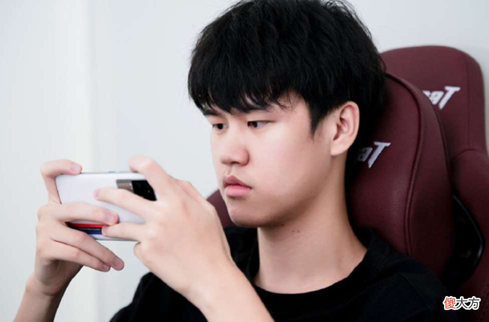 【游戏世界】ES四人入选周最佳选手，唯独缺了易峥，子阳不愧为天才辅助