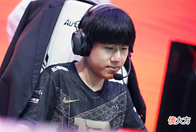 【游戏世界】Doinb彻底破防,开团LCK和Faker!十年老号被封,损失10多万